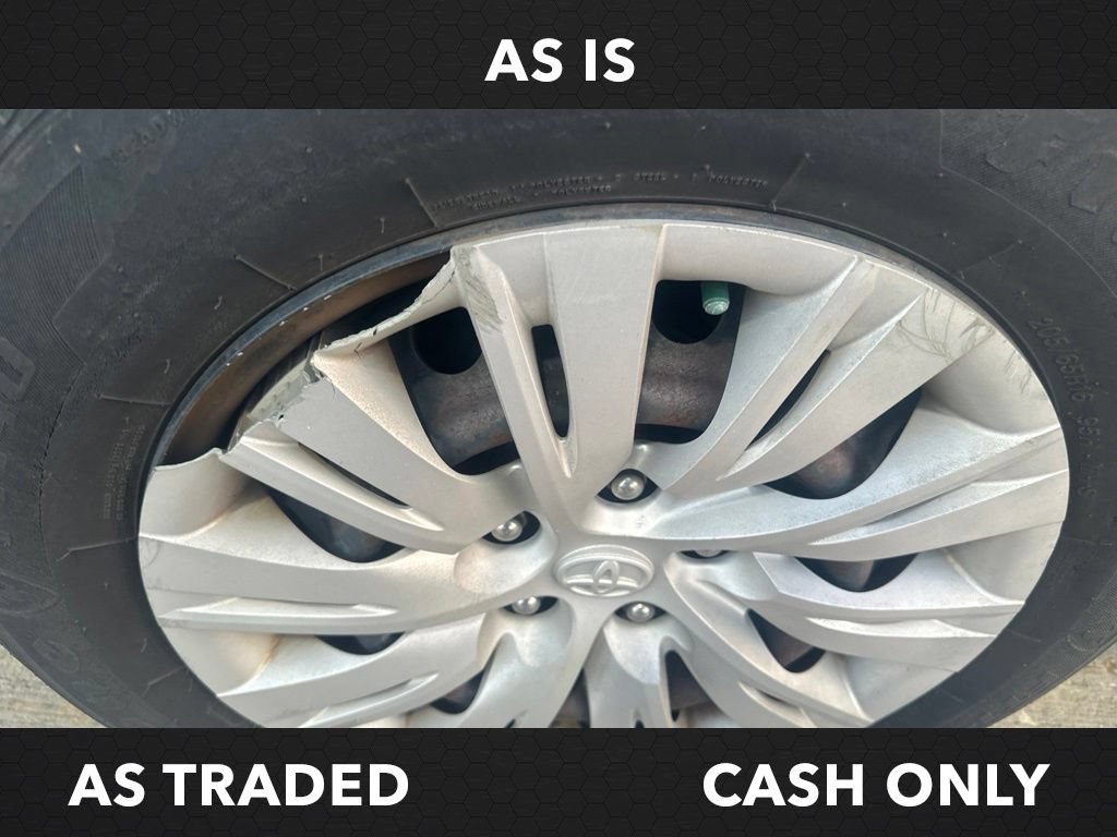 Used 2012 Toyota Camry LE FWD image 23