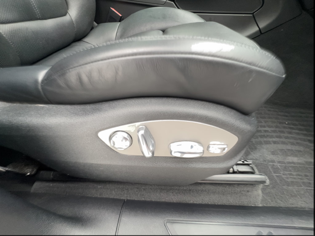 Used 2023 Porsche Macan AWD/4WD image 34