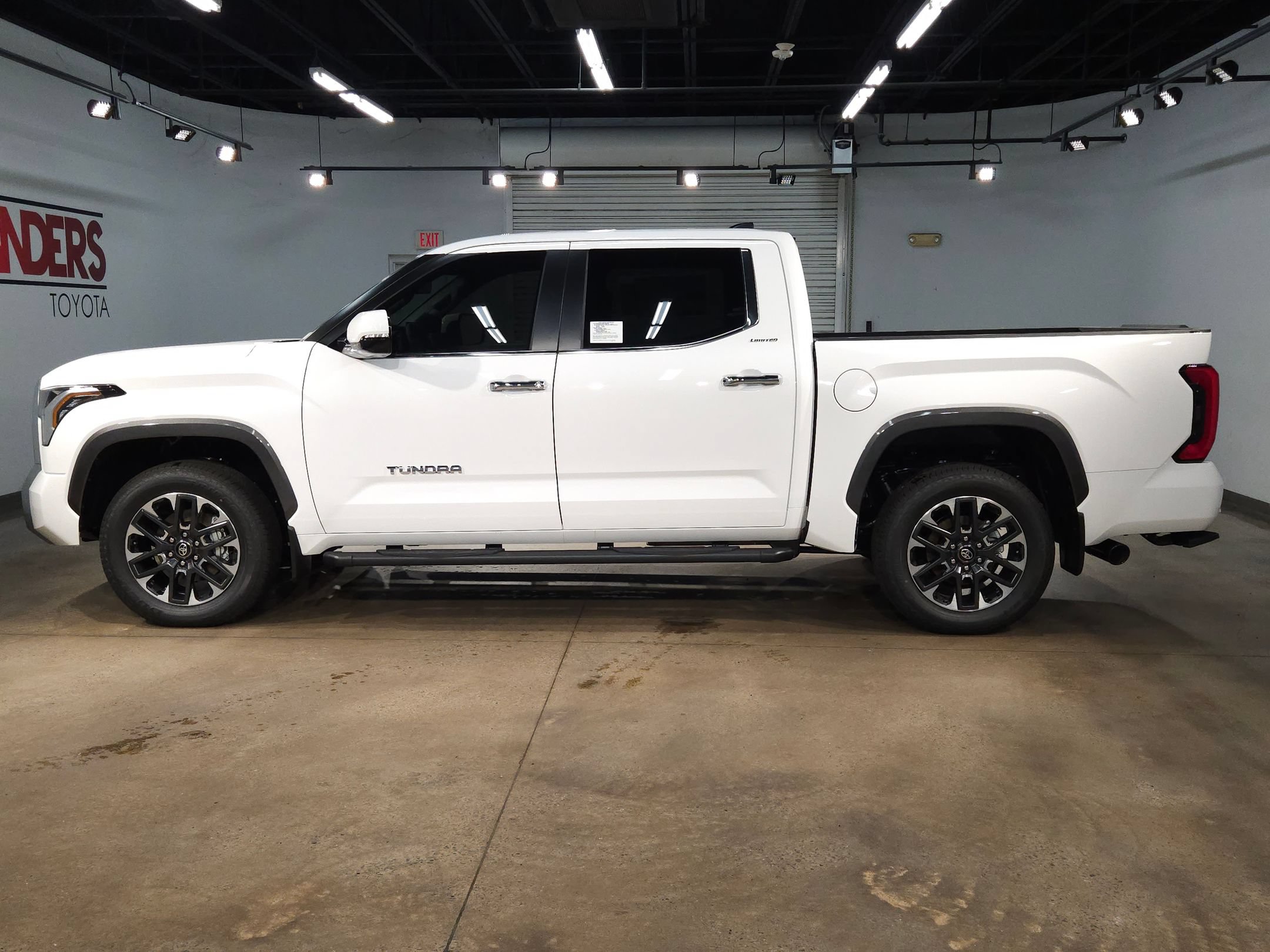 New 2026 Toyota Tundra Limited AWD/4WD image 4