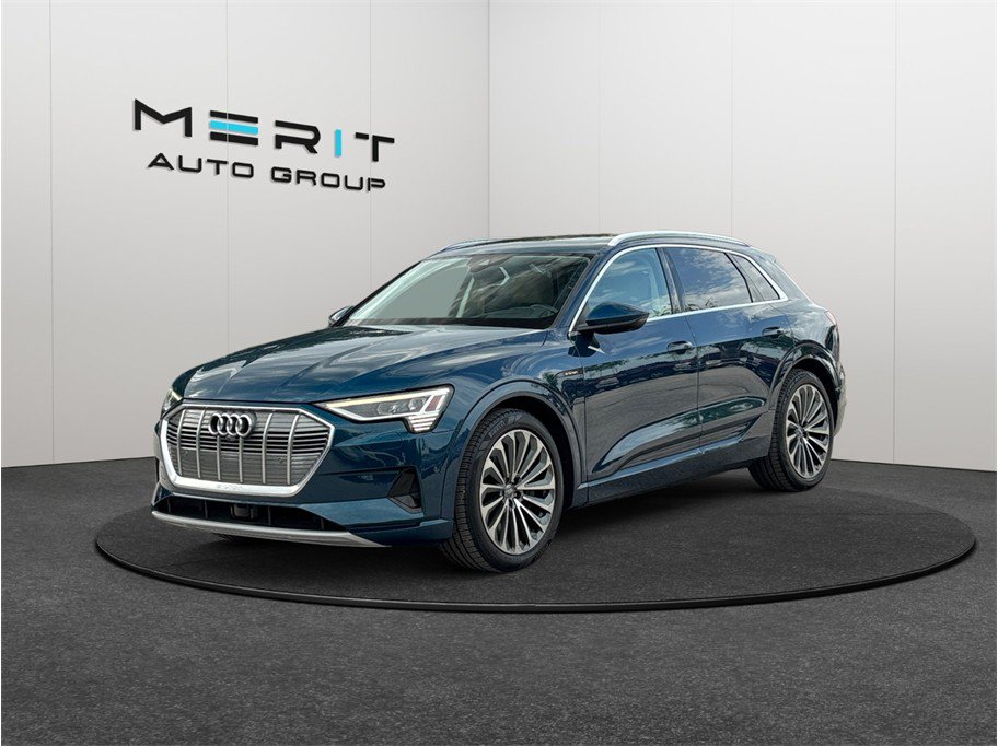 Used 2019 Audi e-tron Prestige w/ Prestige Package AWD/4WD image 4