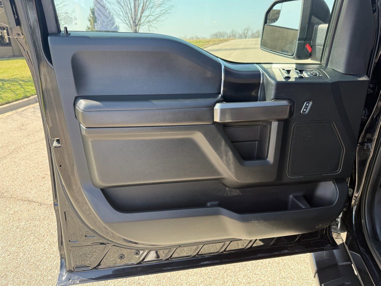 Used 2019 Ford F150 XLT w/ Equipment Group 302A Luxury AWD/4WD image 37