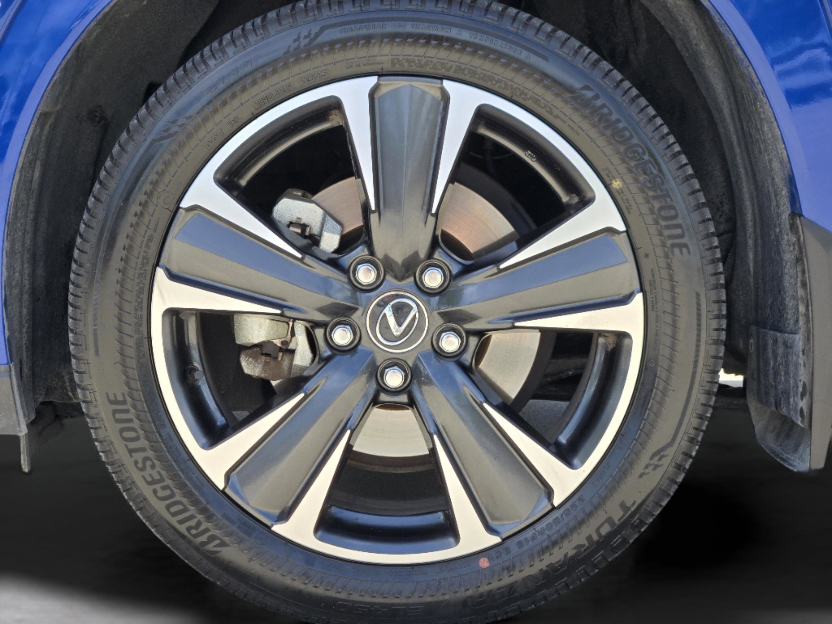 Used 2025 Lexus UX 300h FWD w/ Cold Area Package image 38