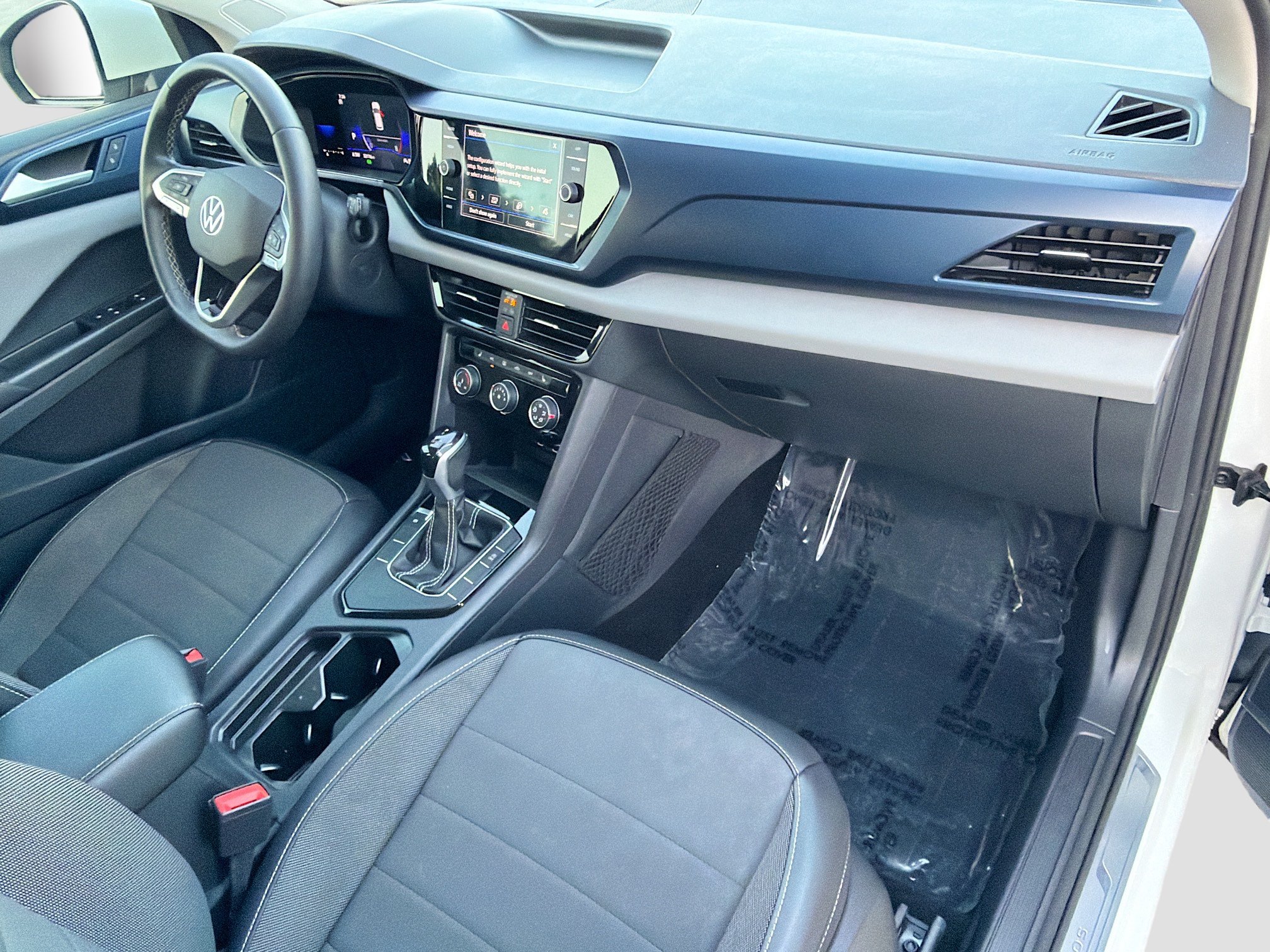 Used 2023 Volkswagen Taos SE w/ Panoramic Sunroof Package FWD image 13