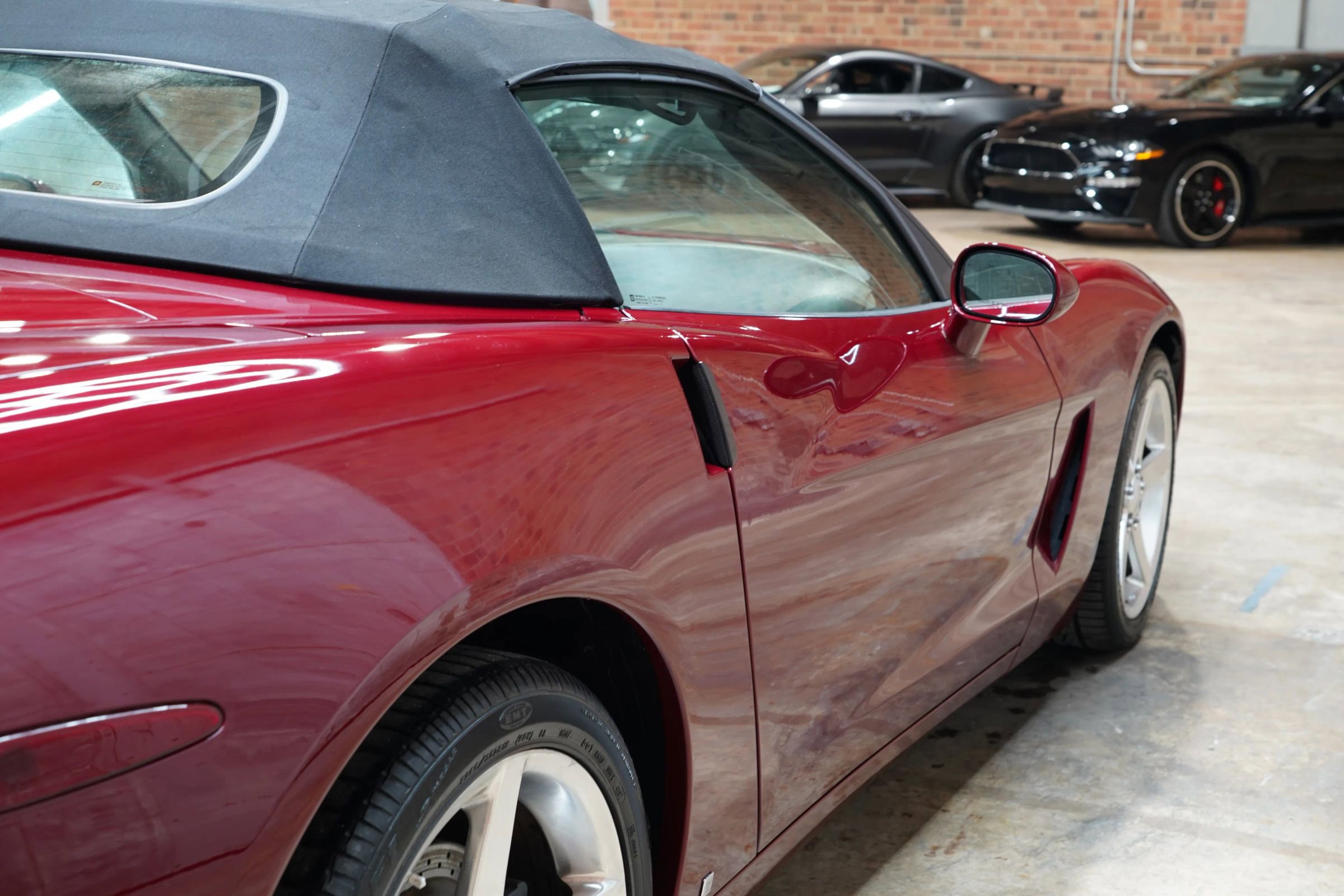 Used 2006 Chevrolet Corvette Coupe w/ Preferred Equipment Group RWD image 18