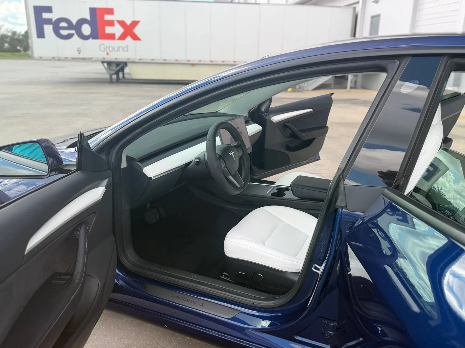 Used 2023 Tesla Model 3 Standard Range RWD image 16