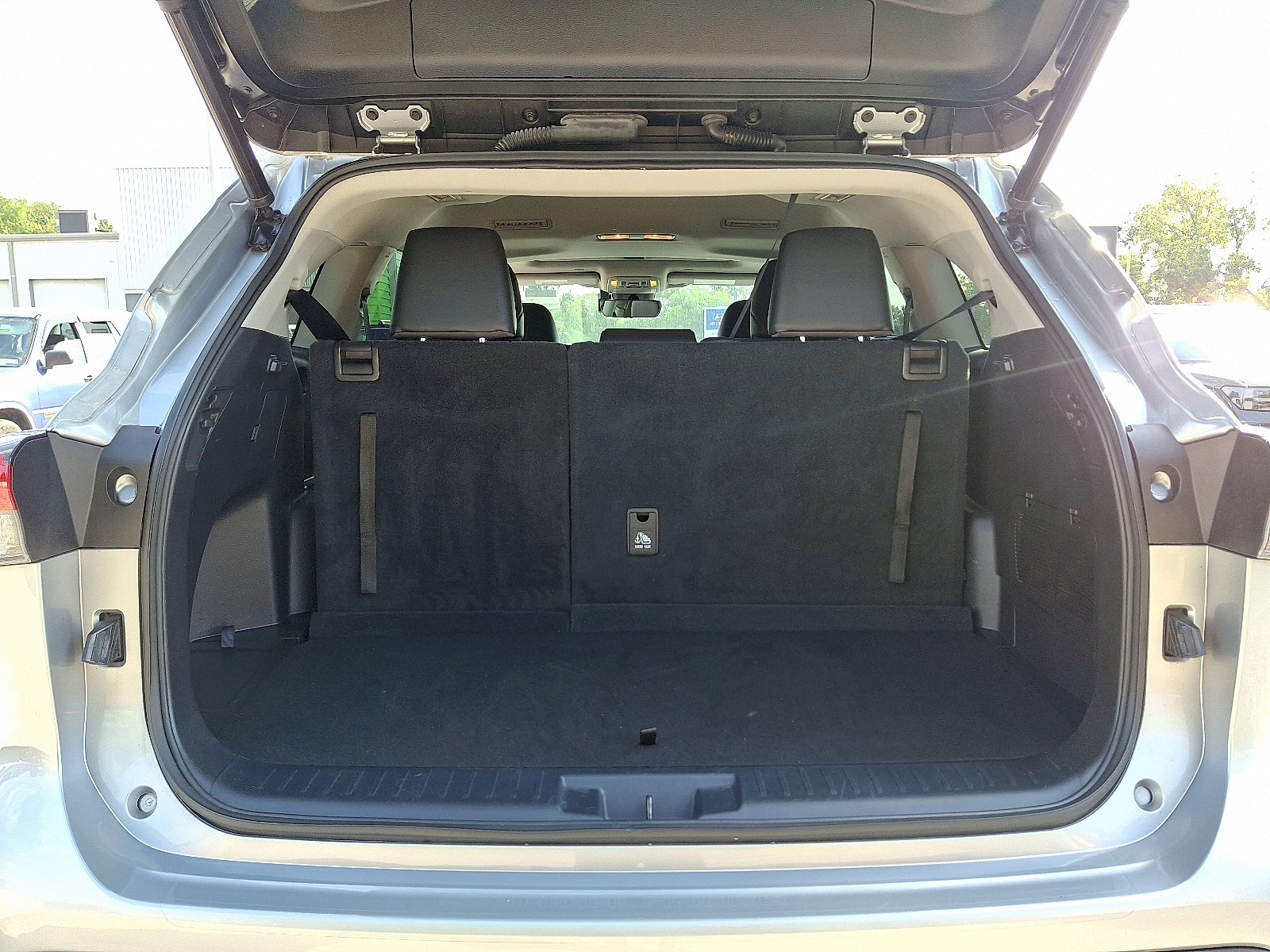 Used 2023 Toyota Highlander XLE image 30