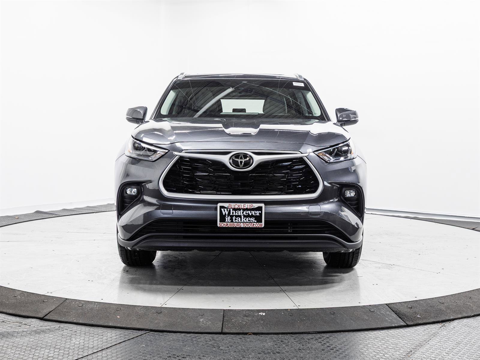 Certified 2025 Toyota Highlander XLE image 2