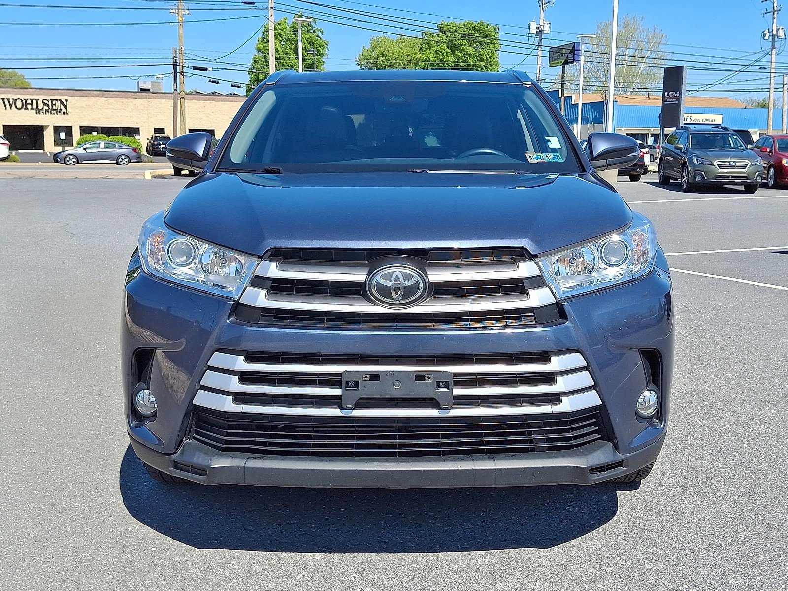 Used 2017 Toyota Highlander XLE AWD/4WD image 2