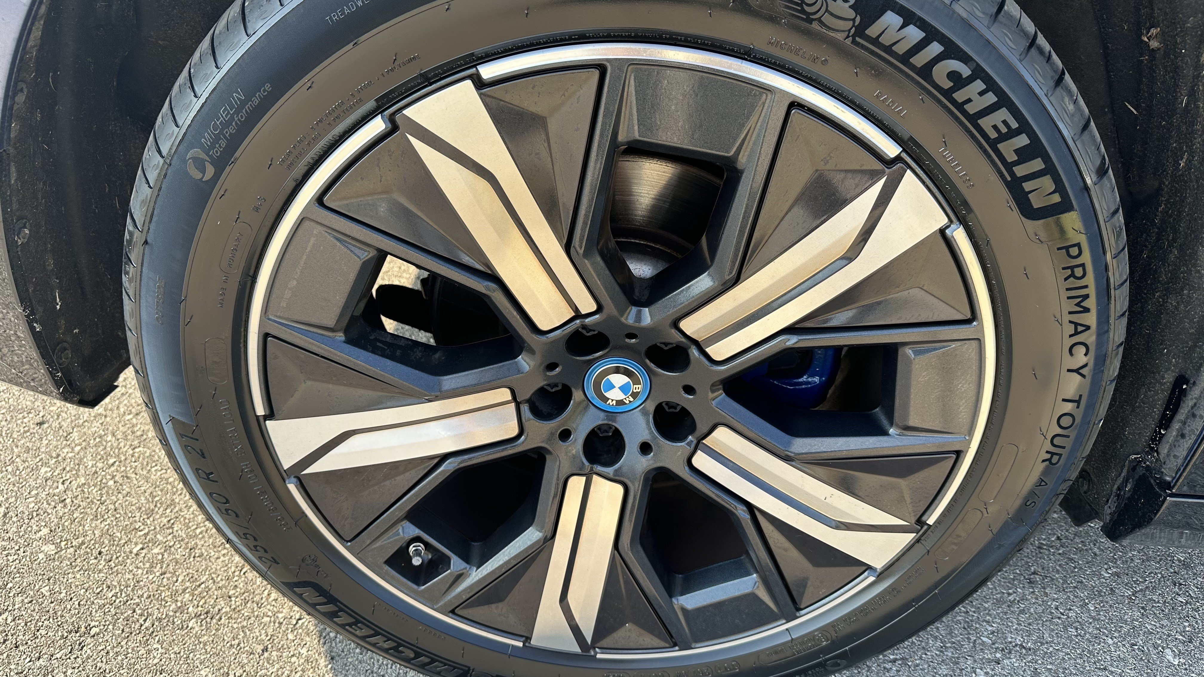 Certified 2024 BMW iX xDrive50 w/ Sport Package AWD/4WD image 14