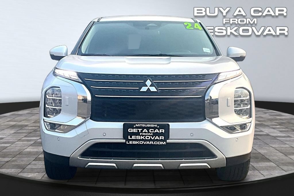 Used 2024 Mitsubishi Outlander SE AWD/4WD image 3