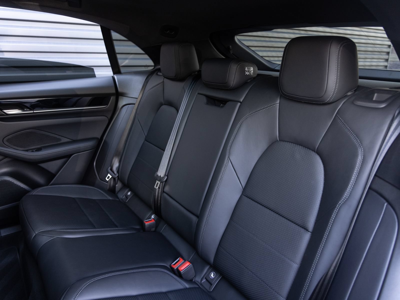 Certified 2026 Porsche Macan 4 Electric AWD/4WD image 27