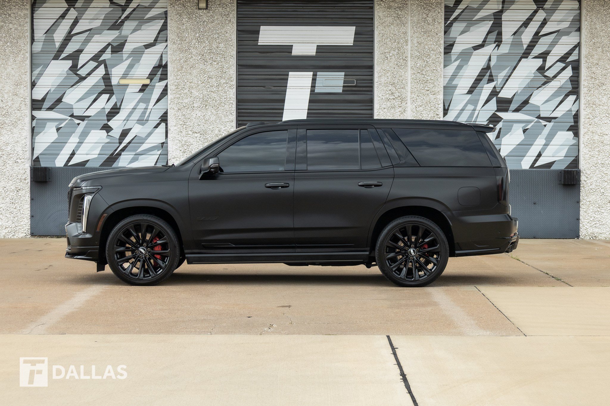 Used 2025 Cadillac Escalade V w/ LPO, ONYX Package AWD/4WD image 7