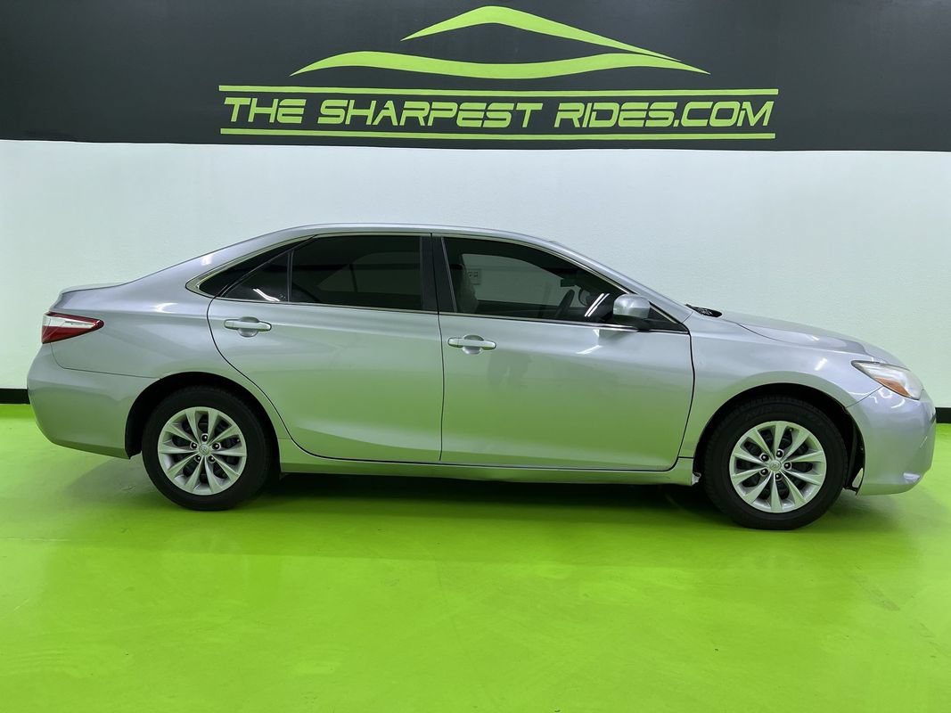 Used 2017 Toyota Camry LE FWD image 11
