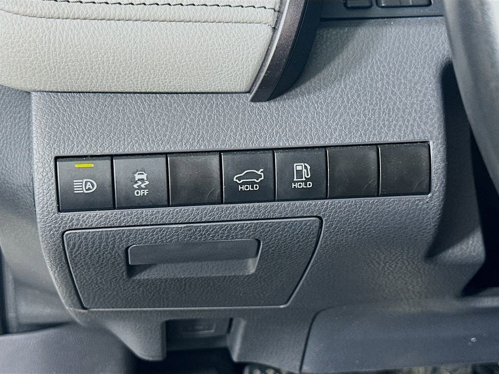 Used 2023 Toyota Camry SE image 20
