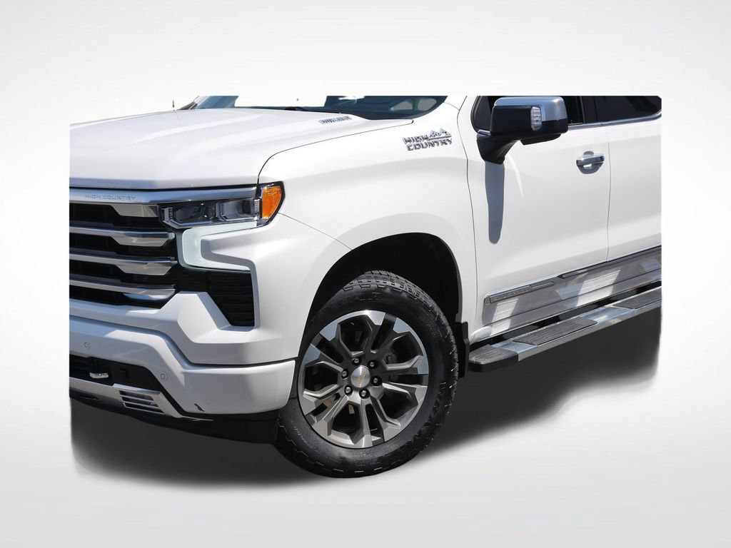 Used 2024 Chevrolet Silverado 1500 High Country w/ Technology Package AWD/4WD image 27