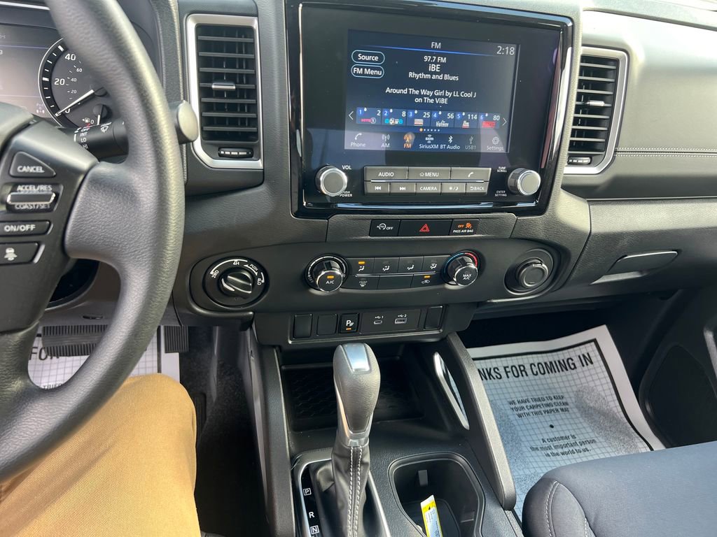 Used 2024 Nissan Frontier SV w/ Technology Package image 18