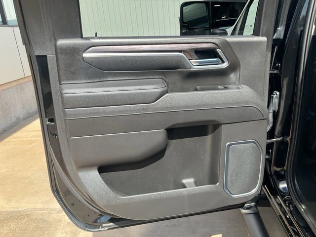 Used 2025 Chevrolet Silverado 2500 LTZ w/ LTZ Plus Package image 21