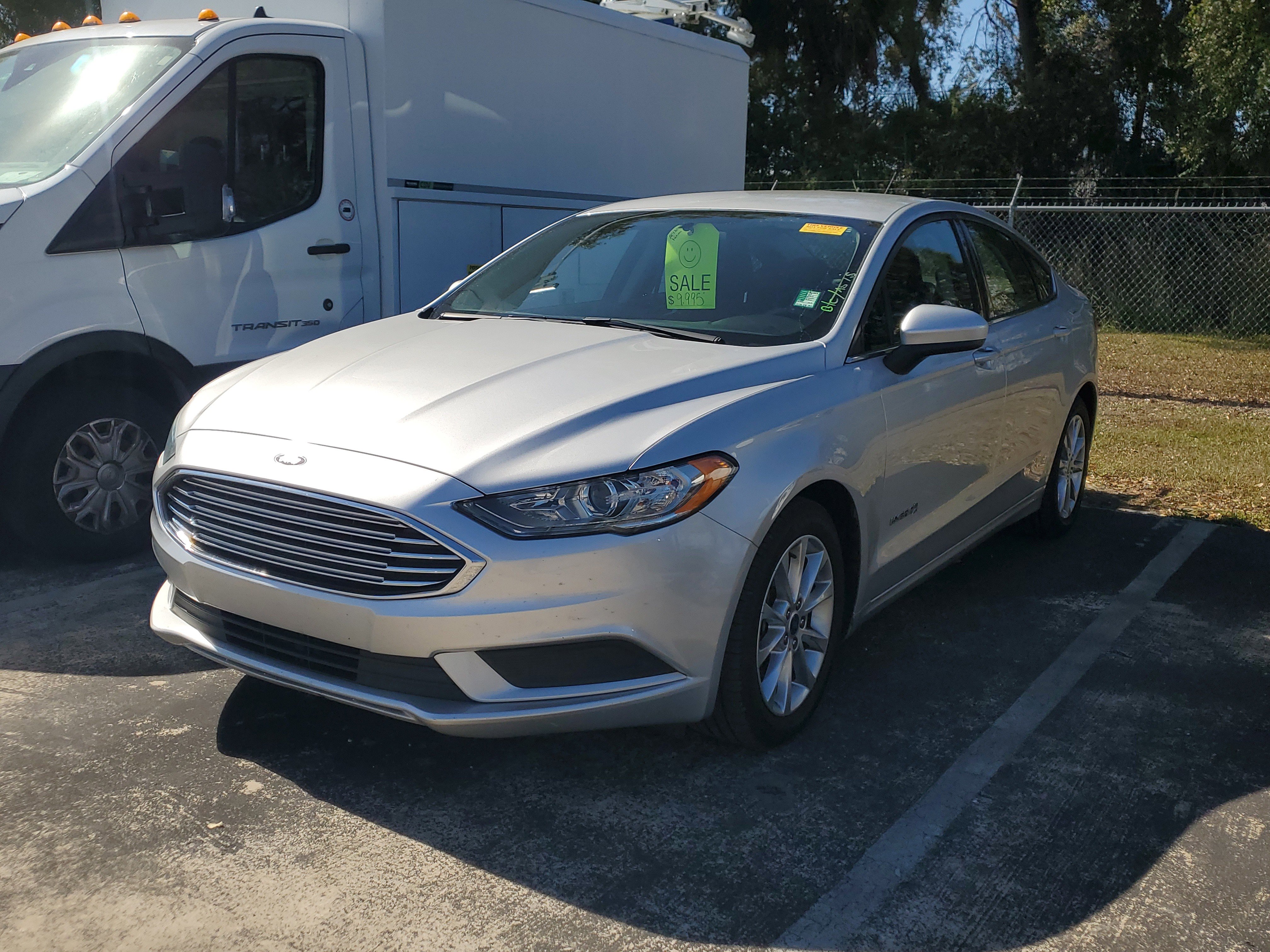 Used 2017 Ford Fusion SE image 3