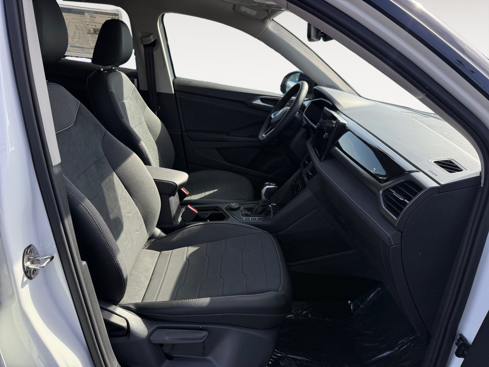 New 2026 Volkswagen Taos SE AWD/4WD image 19