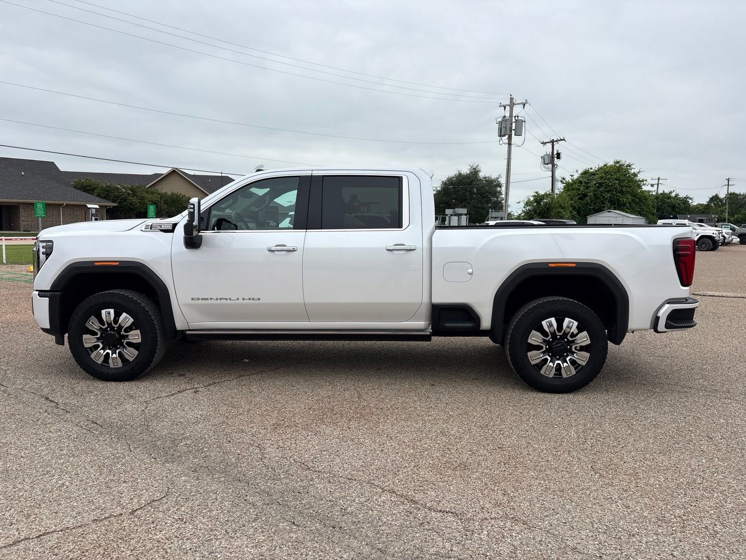 Used 2025 GMC Sierra 2500 Denali w/ Denali Reserve Package AWD/4WD video 2