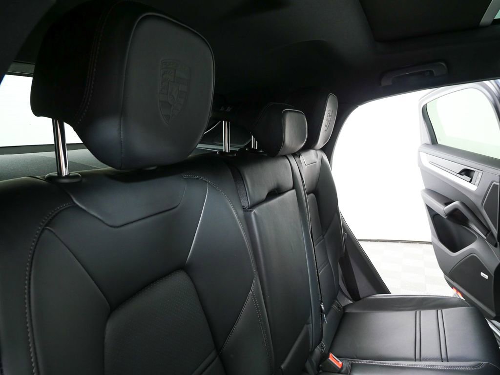 Certified 2026 Porsche Cayenne Coupe image 24