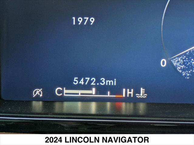 Used 2024 Lincoln Navigator Reserve AWD/4WD image 18