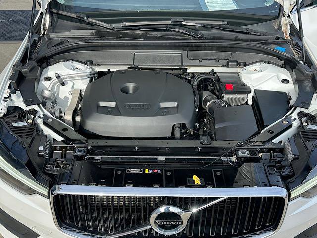 Used 2021 Volvo XC60 T5 Momentum w/ Premium Package image 14