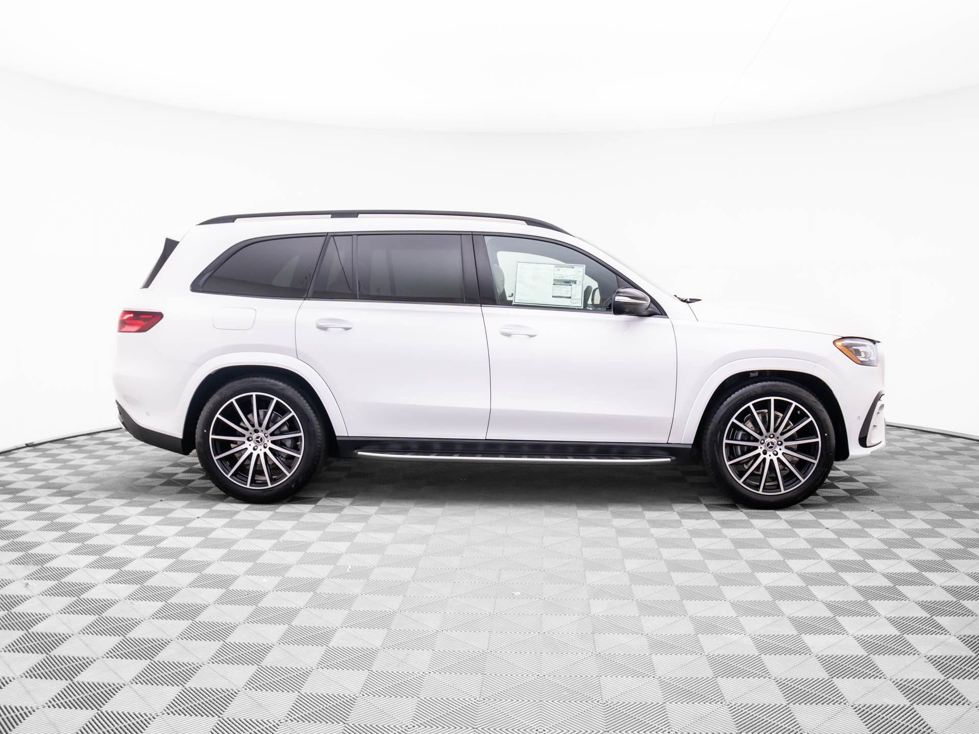 New 2026 Mercedes-Benz GLS 580 4MATIC image 6