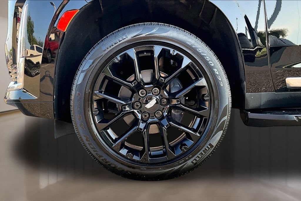 Used 2023 Cadillac Escalade Premium Luxury RWD image 8