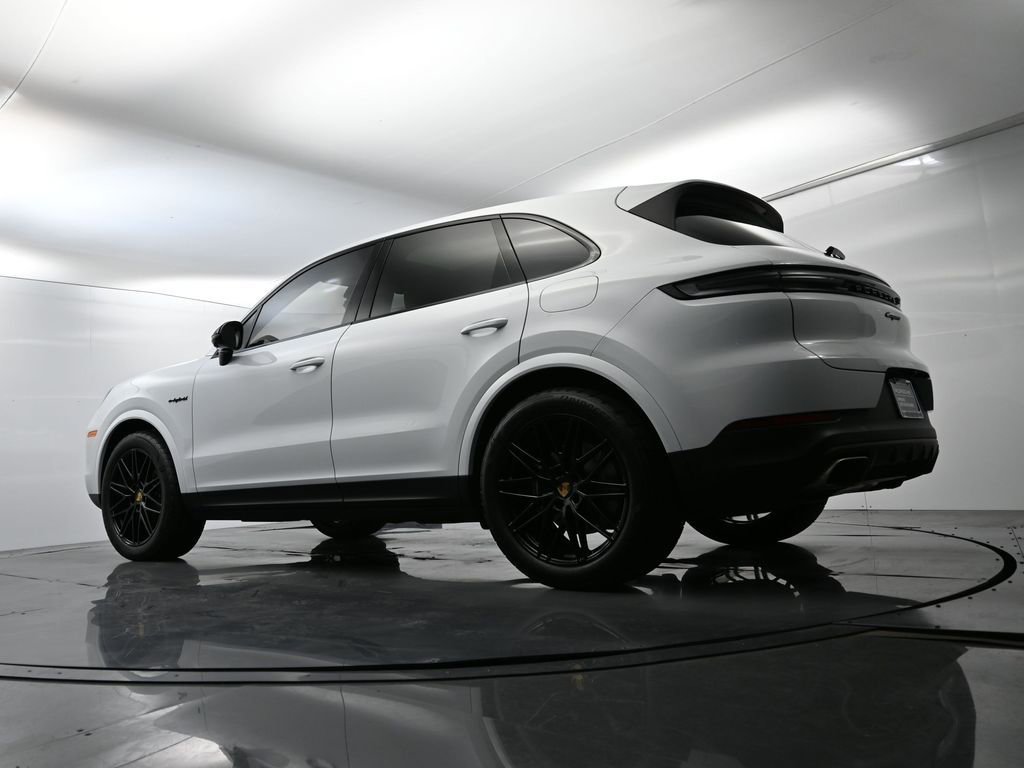 Certified 2024 Porsche Cayenne AWD/4WD image 49
