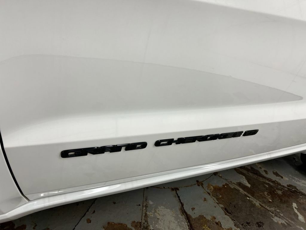 Used 2022 Jeep Grand Cherokee Laredo X image 26