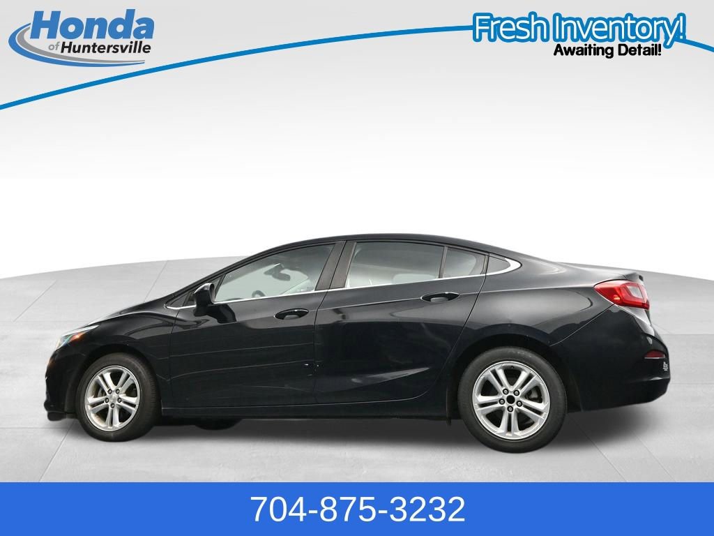 Used 2017 Chevrolet Cruze LT w/ Convenience Package FWD image 21