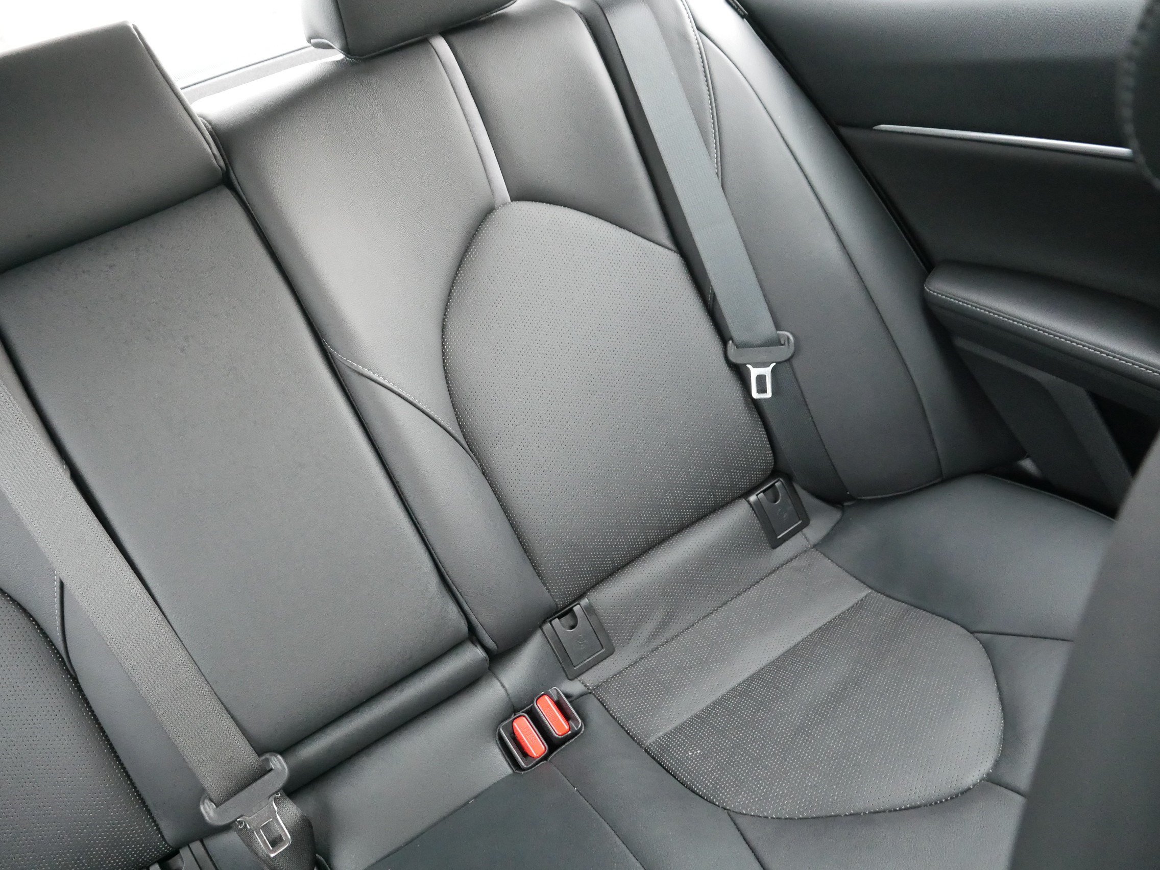 Used 2019 Toyota Camry XSE FWD image 14