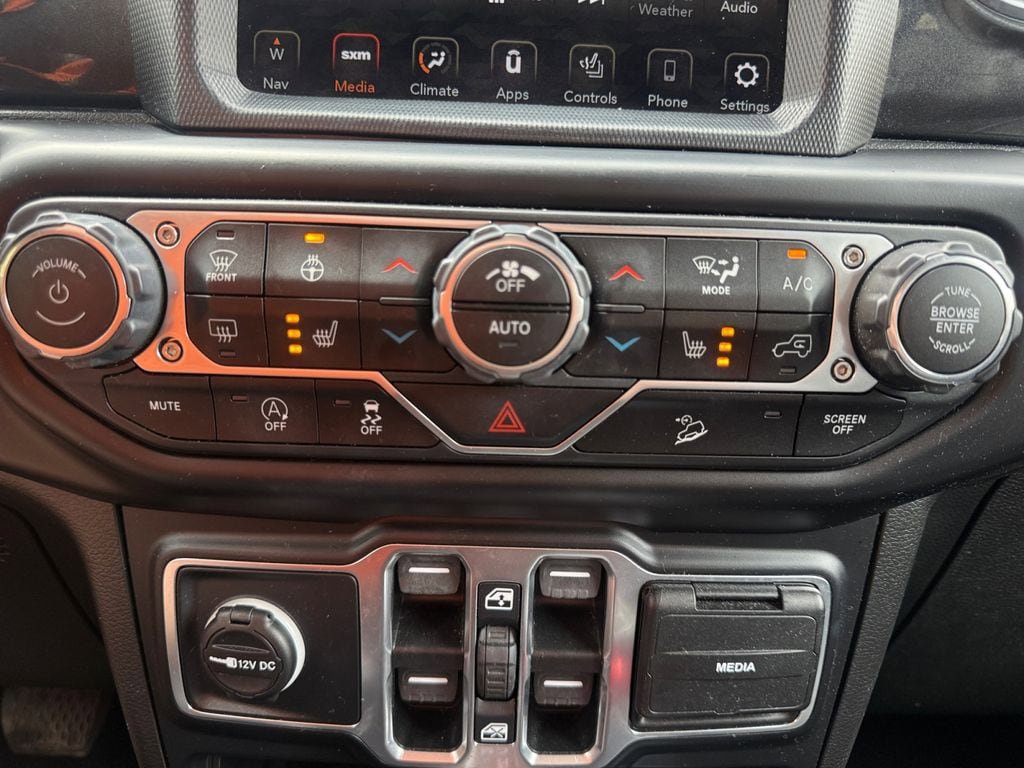 Used 2020 Jeep Wrangler Unlimited Sahara AWD/4WD image 29
