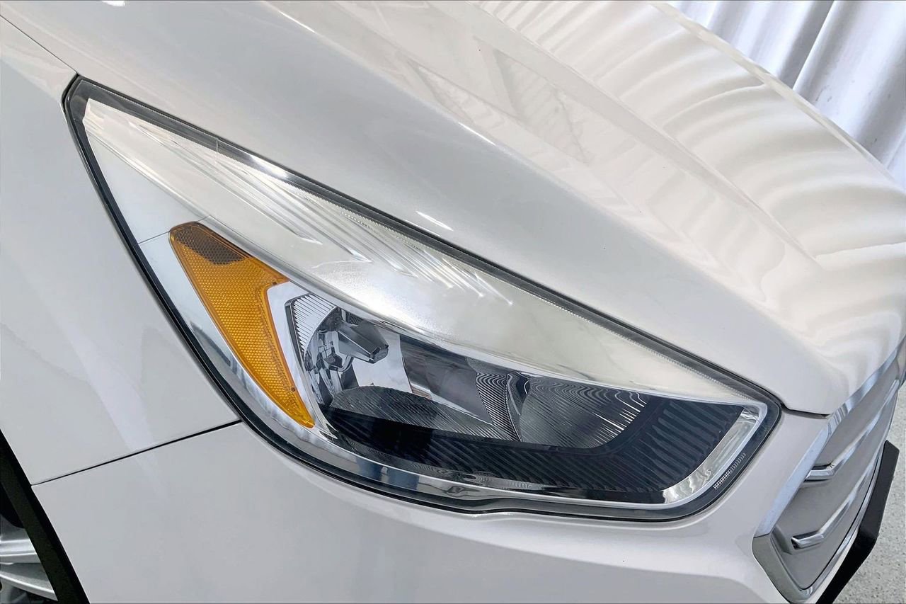 Used 2019 Ford Escape SE image 12