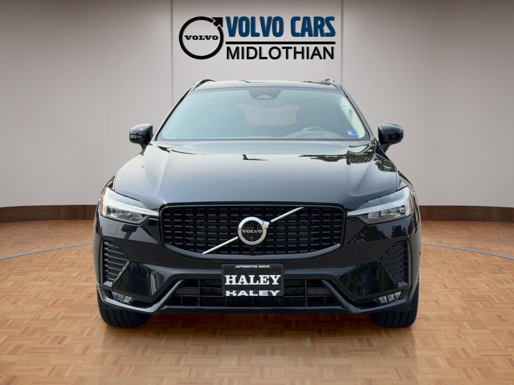 Used 2025 Volvo XC60 B5 Plus AWD/4WD image 24