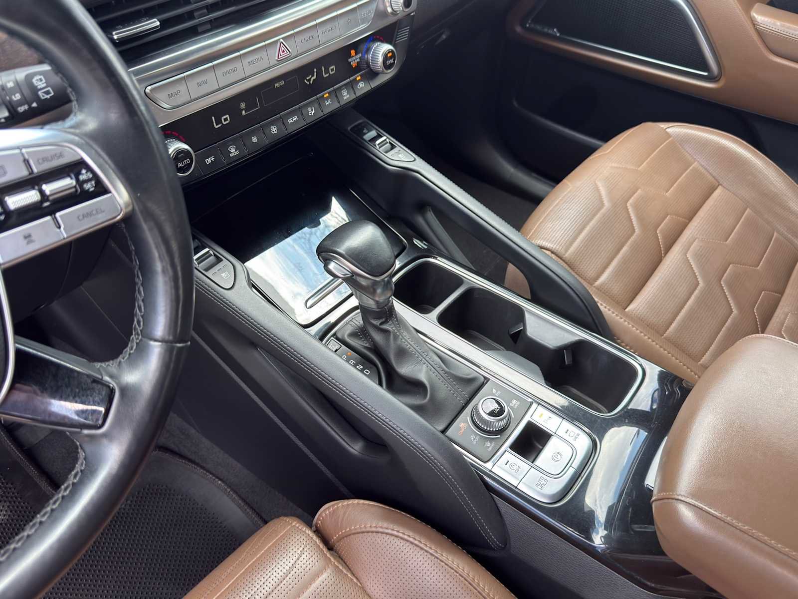 Used 2020 Kia Telluride SX w/ SX Prestige Package AWD/4WD image 11