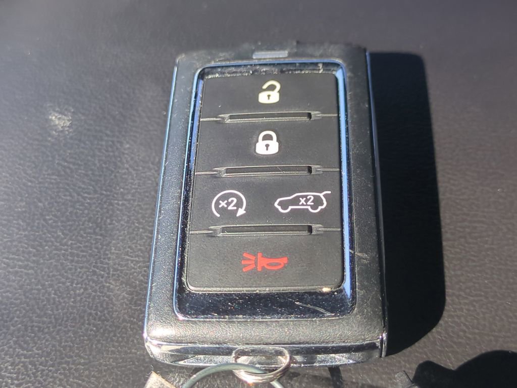 Used 2023 Jeep Grand Cherokee Altitude image 32