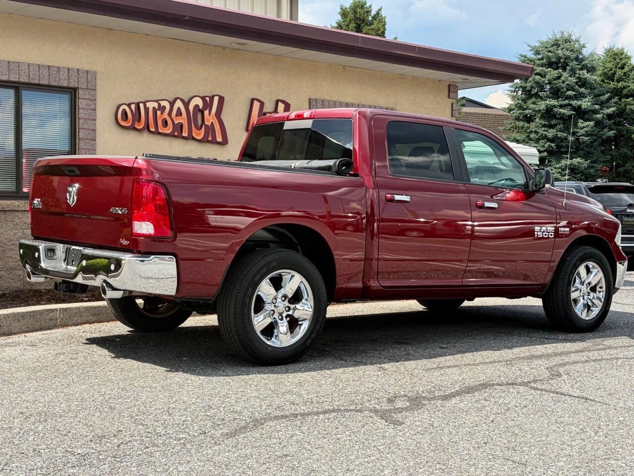 Used 2017 RAM 1500 Big Horn AWD/4WD image 3