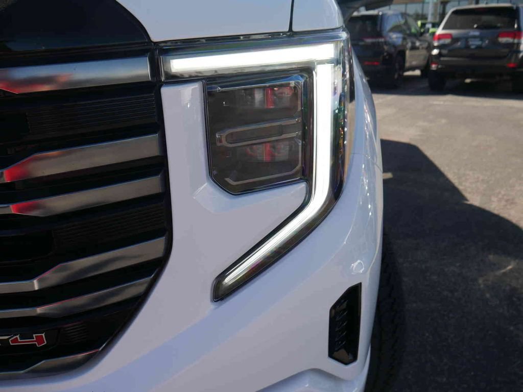 Used 2025 GMC Sierra 1500 AT4 w/ AT4 Premium Package AWD/4WD image 26