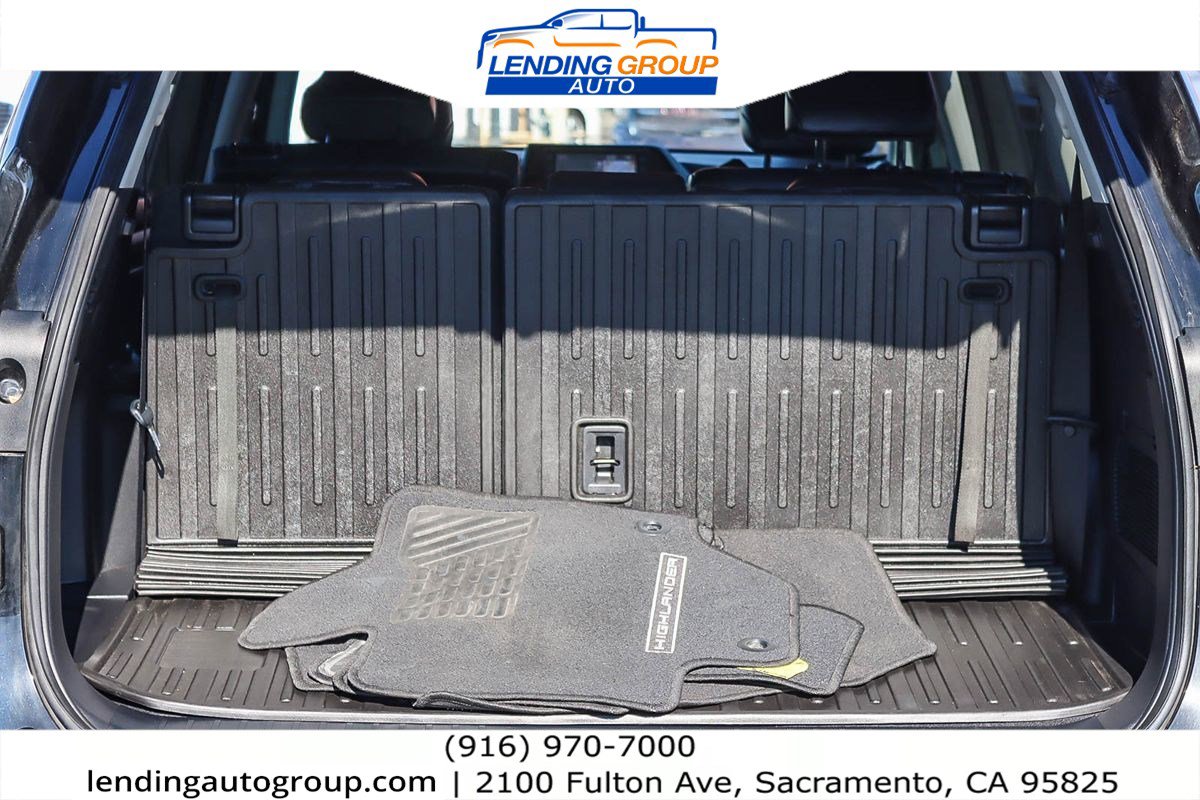 Used 2021 Toyota Highlander XLE image 32