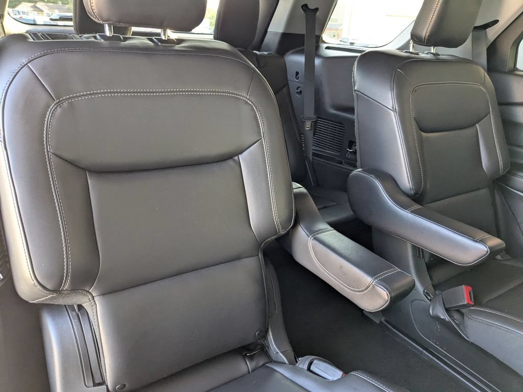 Used 2022 Ford Explorer XLT AWD/4WD image 30
