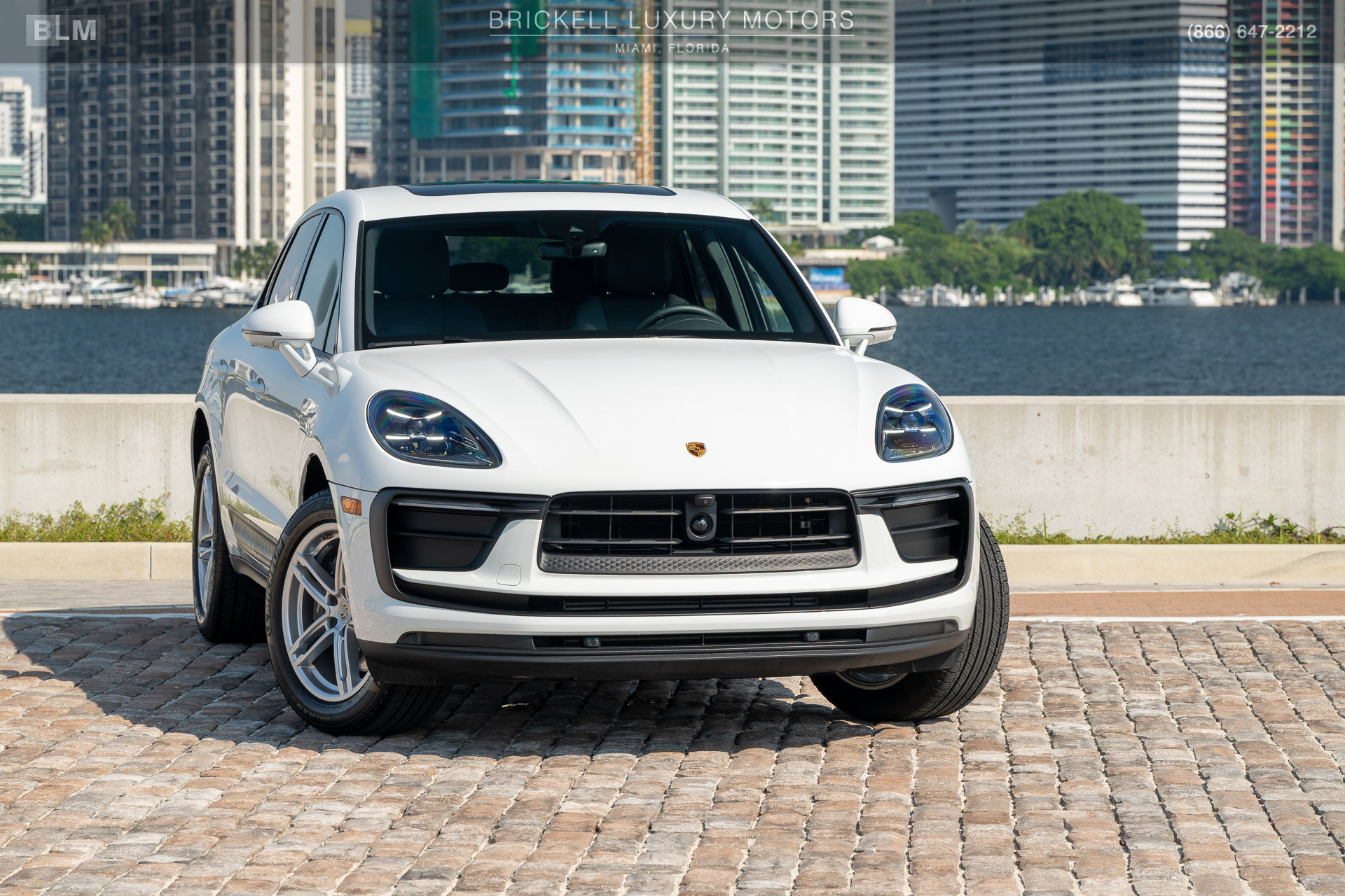 Used 2024 Porsche Macan w/ Premium Plus Package AWD/4WD image 2