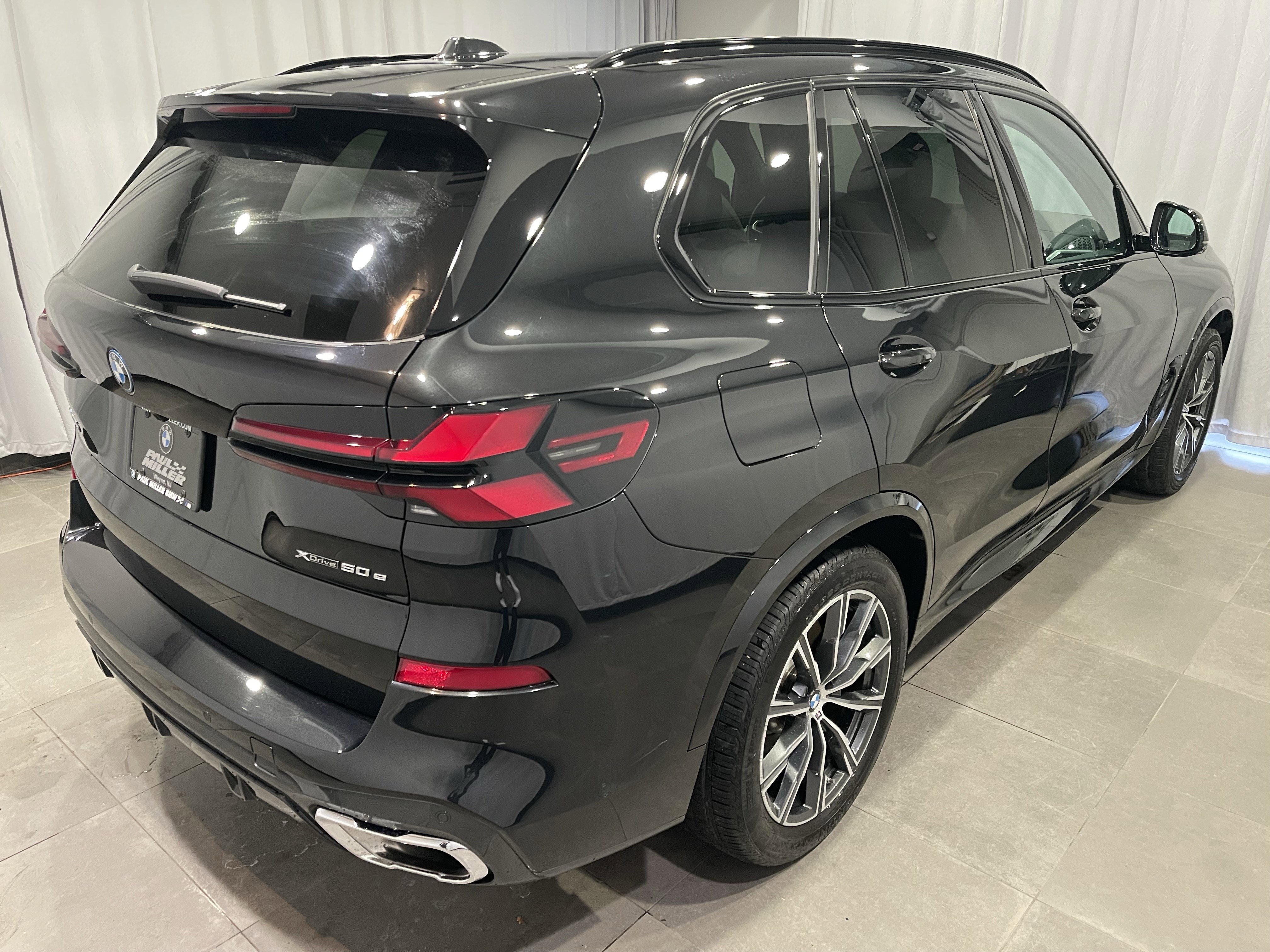 Used 2026 BMW X5 xDrive50e w/ M Sport Package image 6
