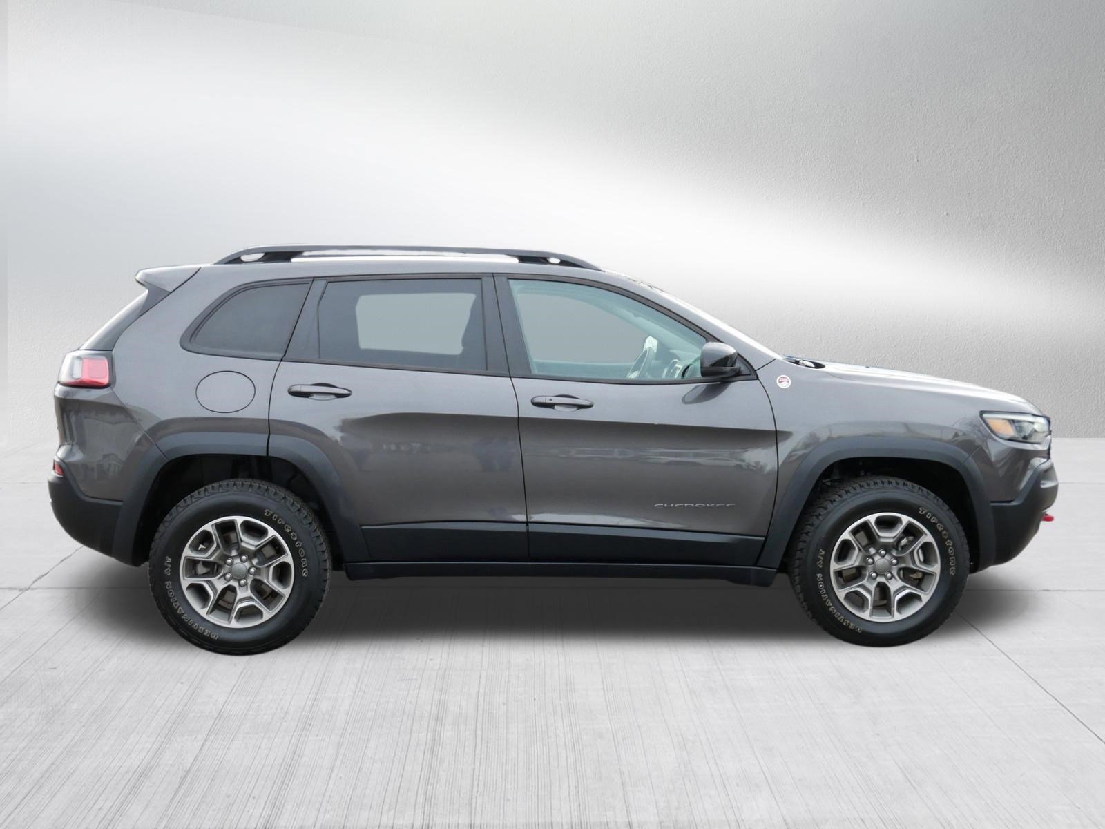 Used 2022 Jeep Cherokee Trailhawk w/ Technology Group B image 8