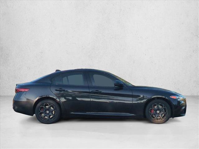 Used 2017 Alfa Romeo Giulia AWD image 5