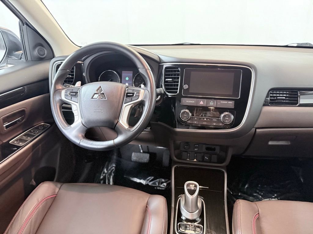 Used 2018 Mitsubishi Outlander SEL AWD/4WD image 11