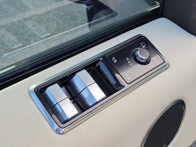 Used 2020 Land Rover Range Rover Sport HST image 19