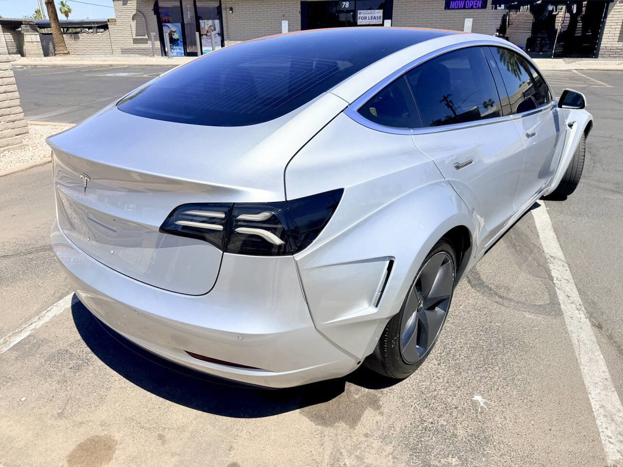 Used 2018 Tesla Model 3 Long Range RWD image 7