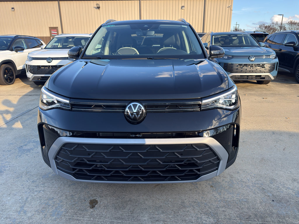 New 2026 Volkswagen Taos SE FWD image 2